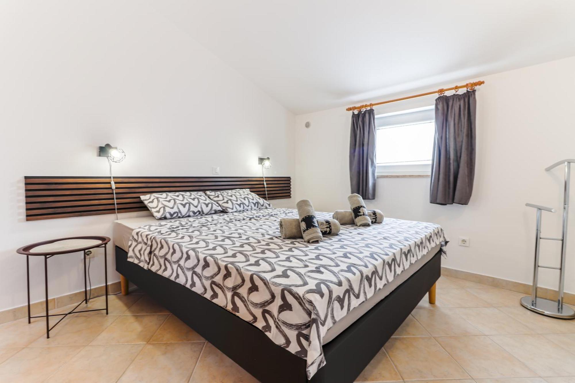 Sunshine Apartments Funtana With Balcony And Sea View Extérieur photo